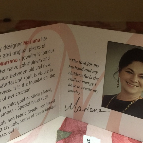 Small drop Marianna Earrings - Picture 3 of 3